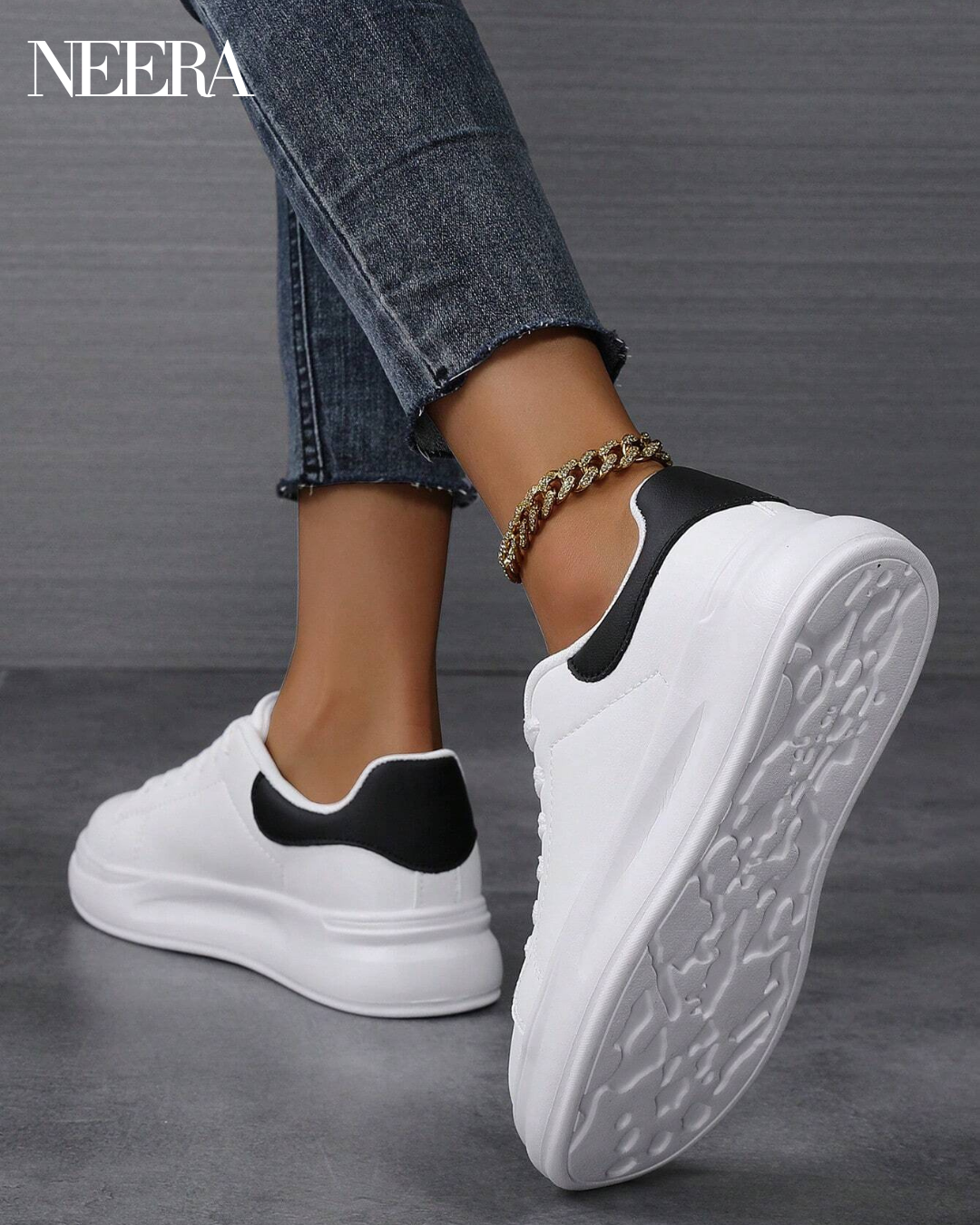 Light casual shoes with soft sole