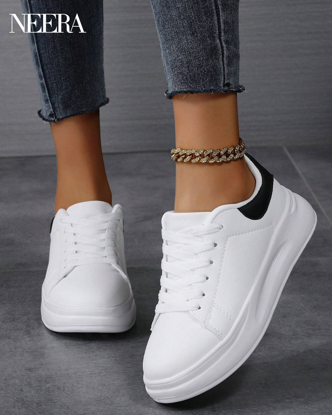 Light casual shoes with soft sole