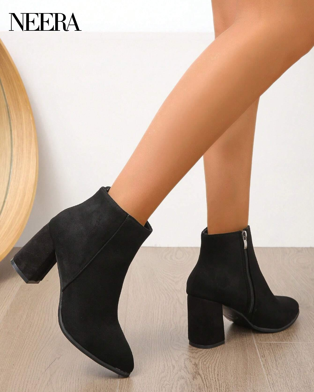 Shoes with heel and side zip