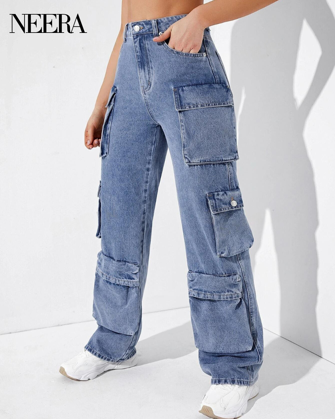 High waist cargo jeans with wide leg pockets