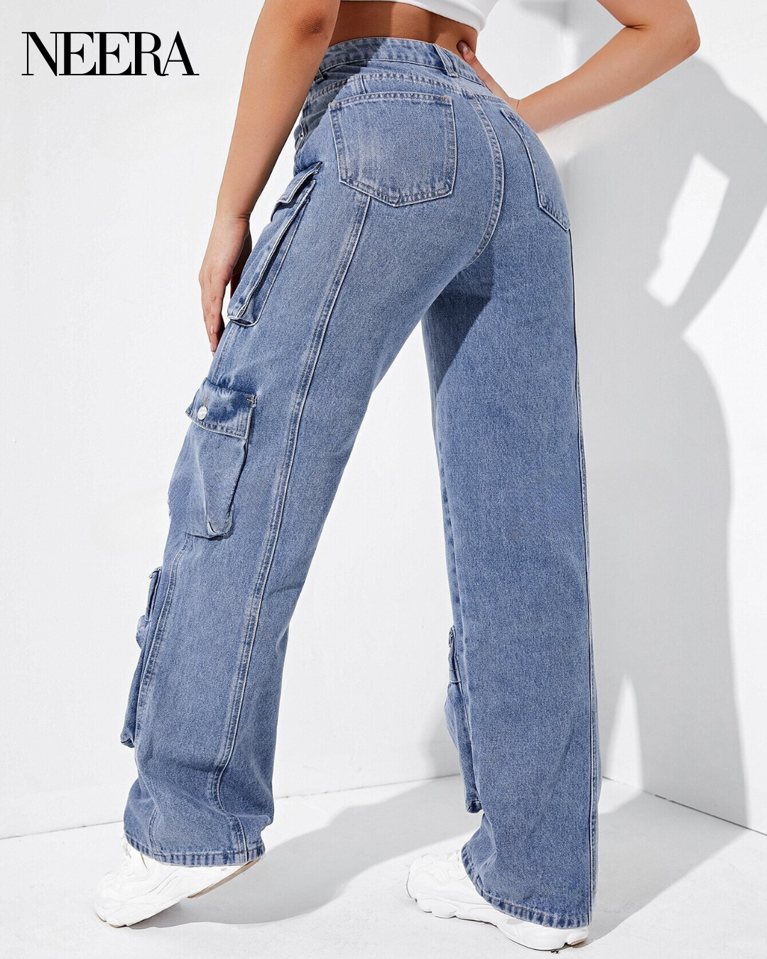 High waist cargo jeans with wide leg pockets