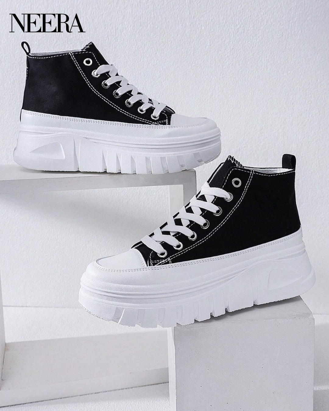 Canvas shoes with high sole