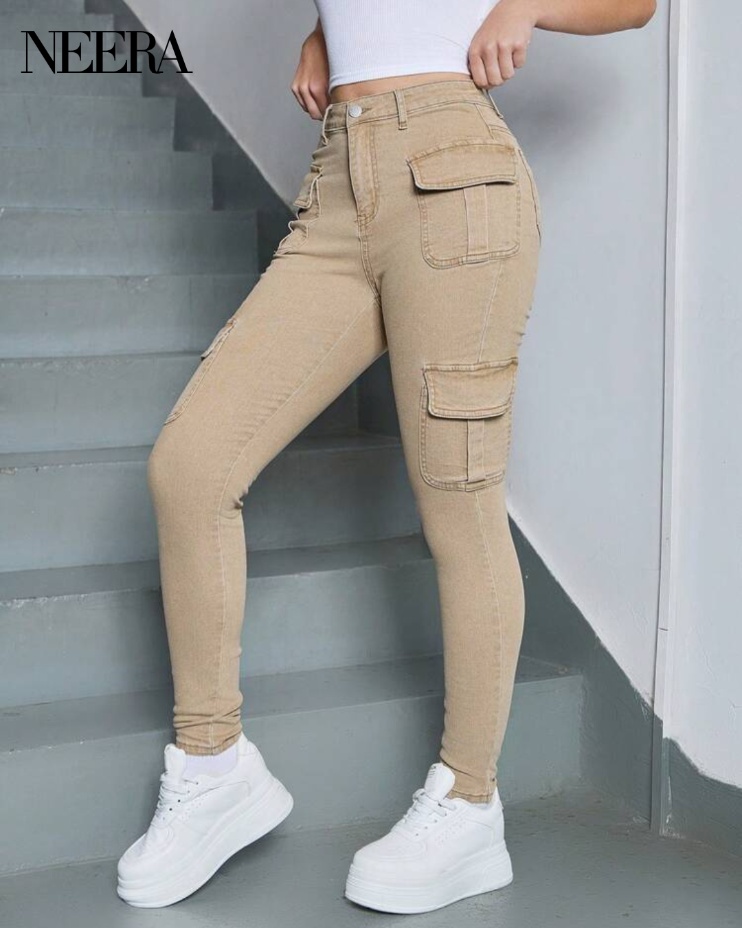 Stretch high waist jeans with pockets